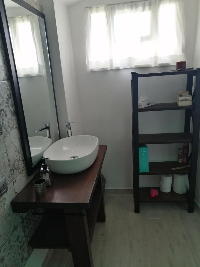 Prima Stella Tourist Rooms Minturno Bagian luar foto