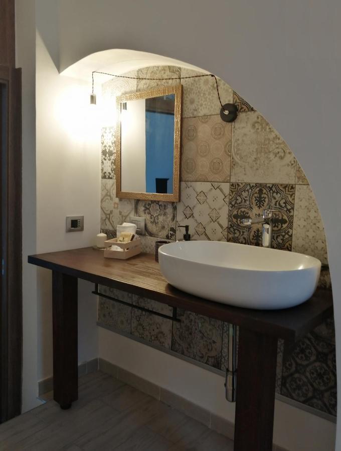 Prima Stella Tourist Rooms Minturno Bagian luar foto