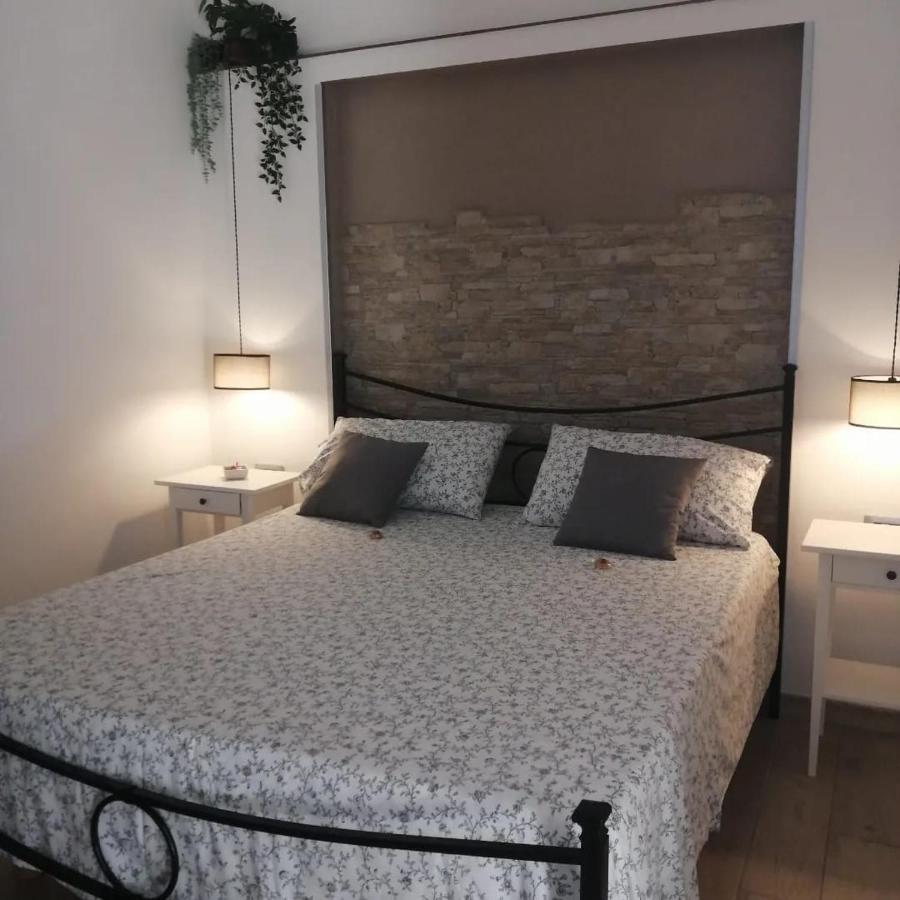 Prima Stella Tourist Rooms Minturno Bagian luar foto