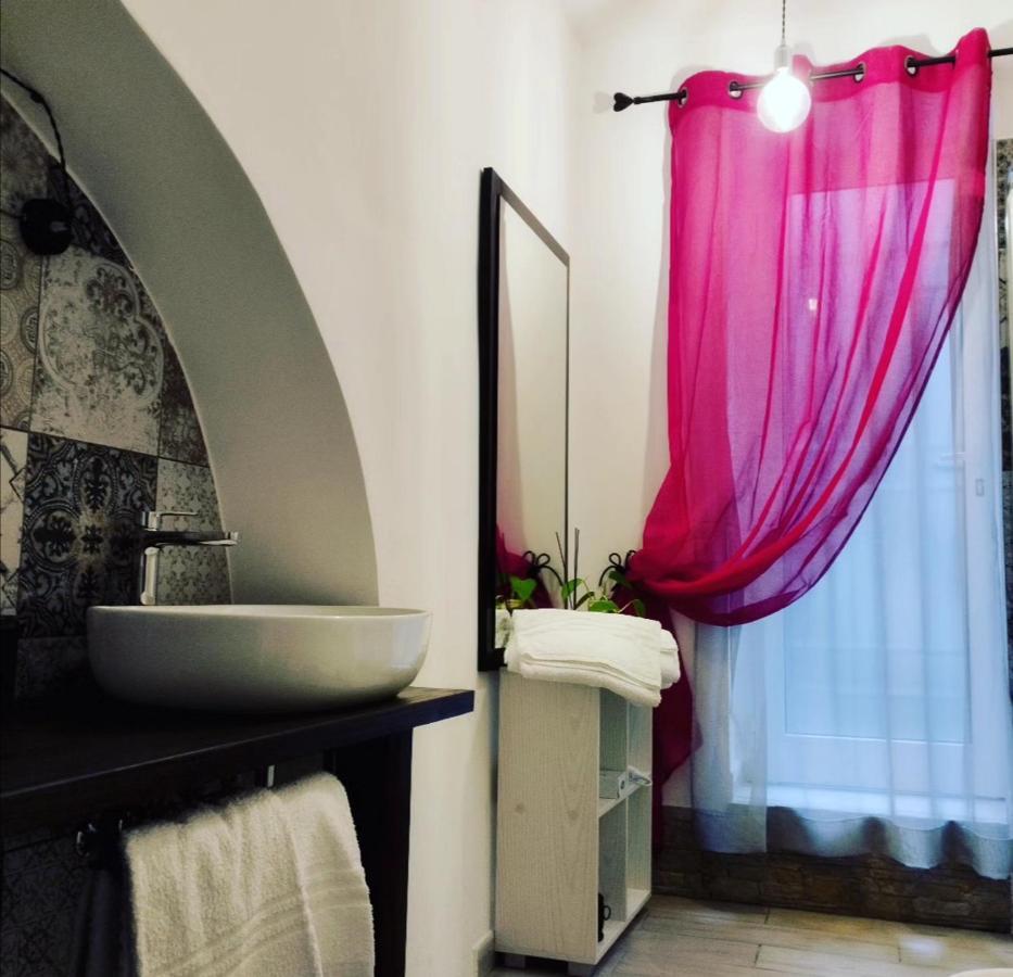 Prima Stella Tourist Rooms Minturno Bagian luar foto